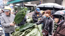 Chợ lá dong giữa lòng Hà Nội nhộn nhịp ngày giáp Tết
