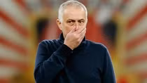 Bắt trò luyện tập giữa mùa dịch, Mourinho lên tiếng nhận sai