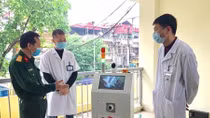 Việt Nam chế tạo thành công robot hỗ trợ y tế