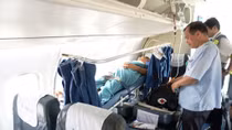 Đưa 2 ngư dân bị thương nặng từ Côn Đảo về TP Hồ Chí Minh