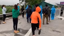 Phát hiện ô tô chở hàng chục khách qua nhiều tỉnh thành về Hà Nội