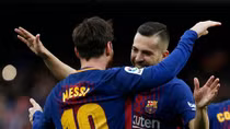 Messi vẽ siêu phẩm, Barca đánh bại Atletico