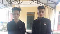 Khởi tố 2 đối tượng đốt pháo ném trên quốc lộ
