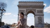 COVID-19 khiến nhiều người dân Paris muốn về tỉnh lẻ