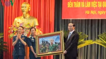 Chủ tịch nước thăm và làm việc tại Quân chủng Phòng không - Không quân
