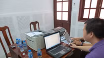 Triệt phá đường dây đưa người sang Úc bằng giấy tờ giả