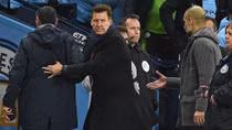 HLV Sarri giải thích hành động từ chối bắt tay Pep Guardiola
