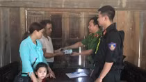 Công an Ninh Bình trao trả hơn 12 triệu đồng cho du khách