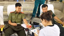 Đoàn thanh niên Công an huyện Vĩnh Lộc (Thanh Hóa) tham gia hiến máu cứu người