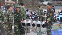 Cận cảnh "trận địa" pháo hoa tại Hà Nội trước giờ khai hỏa