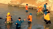 Tìm thấy thi thể bé trai vớt dép cho chị