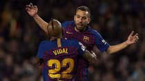 Messi "tịt ngòi", Barca thắng nhờ hàng thủ