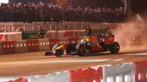 Xe đua F1 biểu diễn tại Hà Nội