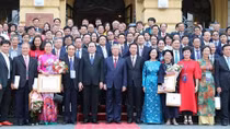 Phát triển đội ngũ trí thức, nhà khoa học, văn nghệ sỹ là nhiệm vụ chiến lược quan trọng 