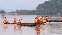 Hội đua thuyền độc mộc trên dòng Pô Cô