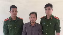 Bắt giữ kẻ côn đồ, thiếu úy công an bị thương