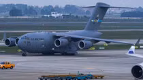Soi kĩ siêu "ngựa thồ" C-17 Globemaster III chuyên "cõng" đồ cho Tổng thống Trump khi công du nước ngoài