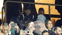 Thất bại trước Man Utd, Neymar trút giận vào VAR