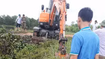 Phát hiện thi thể trong đám bèo tây