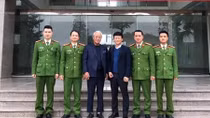 Nhận lại tài sản bị chiếm đoạt, người khách Hàn Quốc gửi thư cảm ơn Công an Sơn Tây