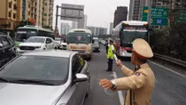 Phối hợp phân luồng từ xa bảo đảm thuận tiện cho người dân về Hà Nội
