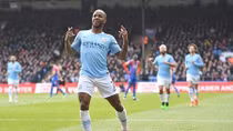 Sterling lập cú đúp, Man City tái chiếm ngôi đầu