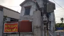 Bí ẩn những "hố tử thần" nuốt trọn nhà dân