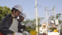 Ngỡ ngàng trước phương pháp sửa chữa điện hiện đại của EVN Hà Nội