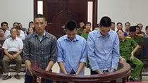 Bị đánh hội đồng, rủ đồng bọn đặt mìn trả thù