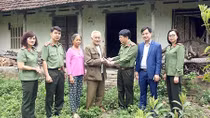 Tặng đồng bào nghèo huyện Tam Đảo 200 suất quà