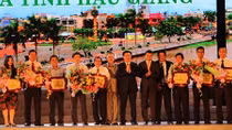 Agribank được vinh danh tại Diễn đàn Hợp tác Kinh tế Đồng bằng sông Cửu Long 2016
