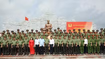 Thành kính dâng Bác những chiến công xuất sắc của lực lượng CAND