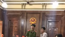 Heroin cộng bột trắng chợ Kim Biên ép thành 6 bánh đem bán