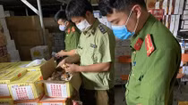 Thu giữ 22.000 bánh nướng nhập lậu từ Trung Quốc