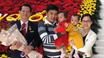 Cặp song sinh Trúc Nhi, Diệu Nhi xuất hiện ở Đại hội thi đua yêu nước