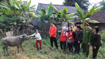 Mang yêu thương đến với đồng bào nghèo ở Cao Bằng
