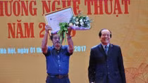 Nhà văn Chu Lai khiến nhiều nghệ sĩ sân khấu sững sờ