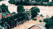 Nhiều bản làng ở Nghệ An ngập sâu hơn 3 mét