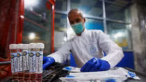 Virus Corona bị tiêu diệt dưới ánh nắng chỉ trong vài phút?