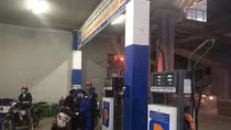 Xăng E5RON92 tăng 420 đồng/lít 