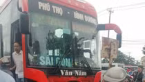 Xe khách lao vào đám đông người đi chợ, ít nhất 3 người tử vong