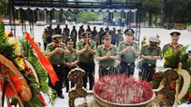 Đoàn công tác Bộ Công an dâng hương tại Nghĩa trang Trường Sơn, Đường 9 và Thành cổ Quảng Trị