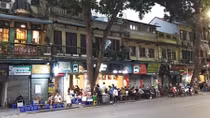 Hà Nội cho mở lại quán cafe trong nhà từ 2/3