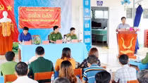 Lắng nghe góp ý kiến để phục vụ nhân dân tốt hơn