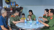 Căn nhà thơm mùi vôi mới của vợ liệt sĩ, Đại úy Phạm Phi Long
