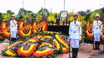Chủ tịch nước Trần Đại Quang về với đất Mẹ