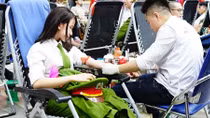 Lễ hội Xuân hồng: Nơi vạn người cho mà không cầu xin điều gì