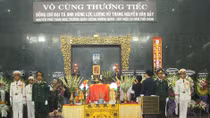 Hàng nghìn người tiễn đưa Anh hùng phi công Nguyễn Văn Bảy 