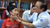 Gia tăng trẻ bị chấn thương vùng mặt do TNGT: Có phần lỗi từ cha mẹ!