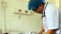 Thai phụ bị sốt xuất huyết được cấp cứu kịp thời nên “mẹ tròn con vuông”